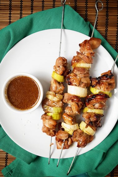 Baked chicken and leek teriyaki-style skewers